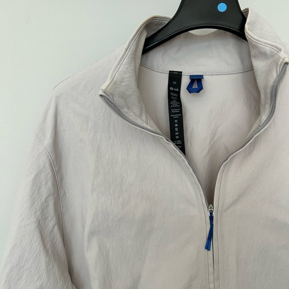 lululemon lab Stretch Woven Half-Zip Pullover, size XS, Light Chrome - Picture 3 of 6